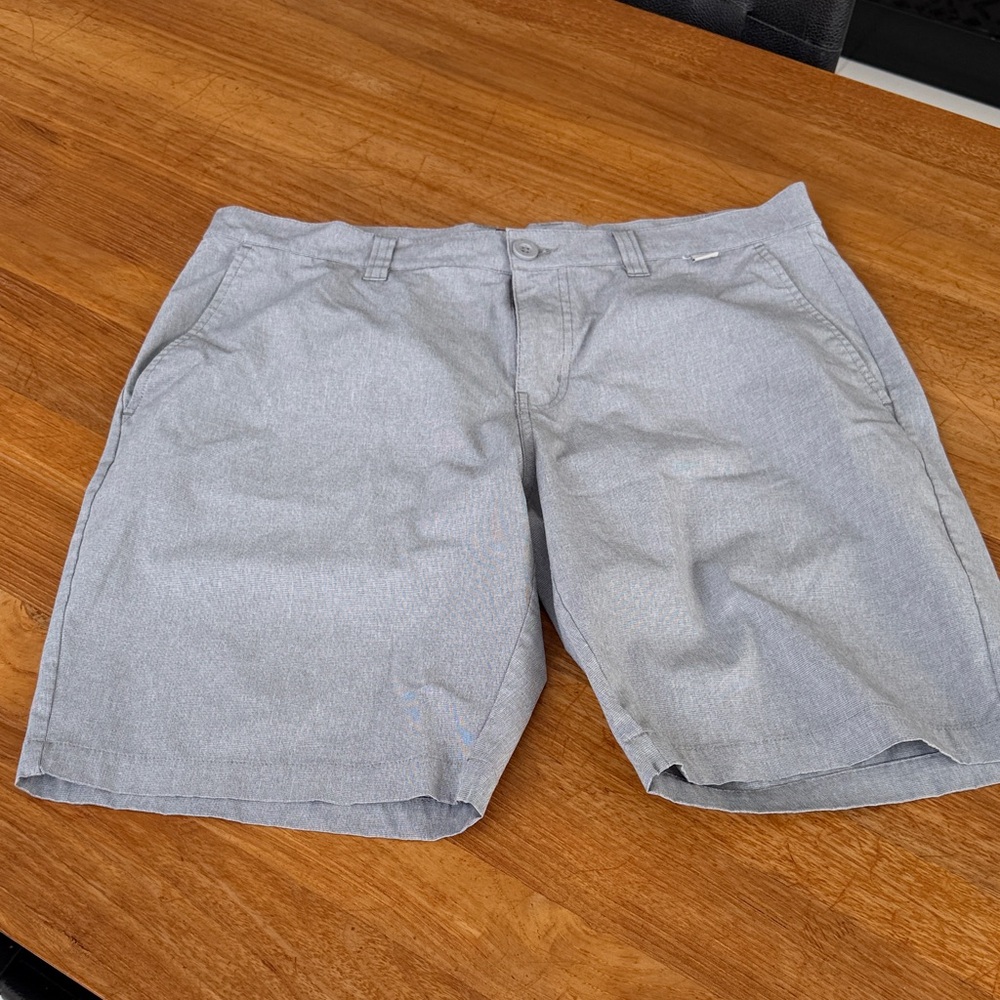Travis Mathew Light Gray Flat-Front Men's Shorts